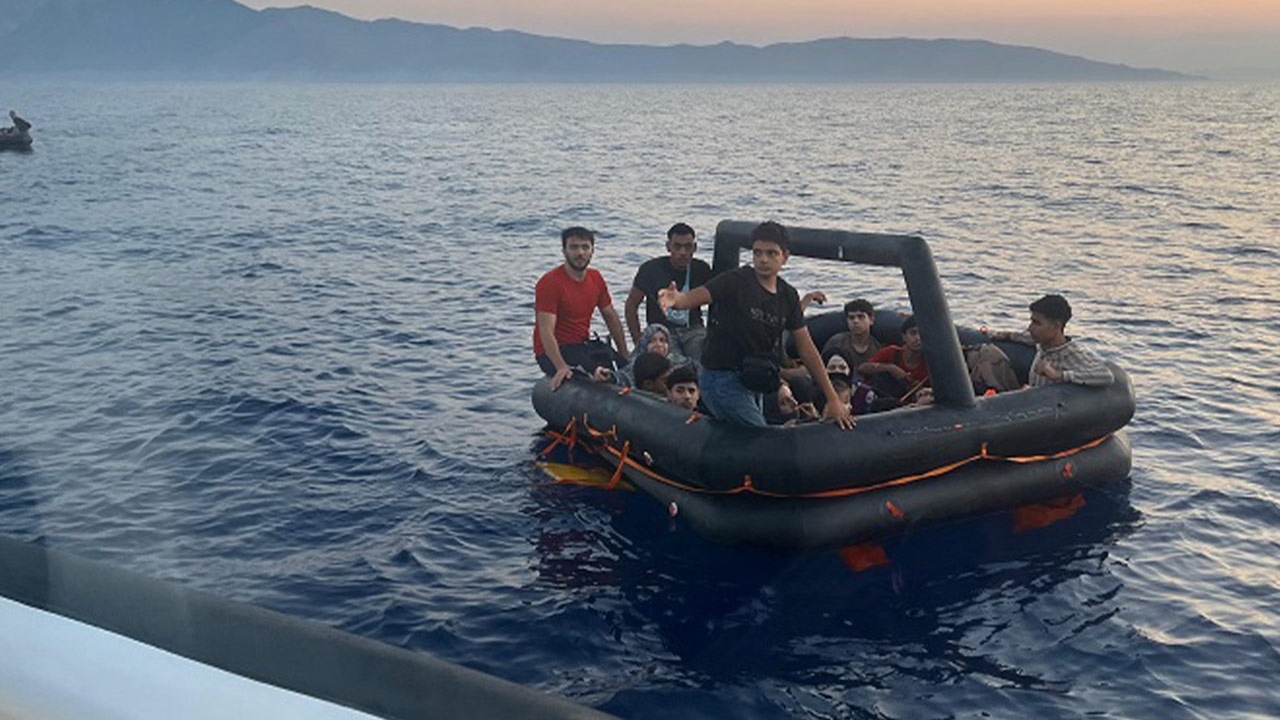Yunanistan geri itti… 62 kaçak göçmen kurtarıldı